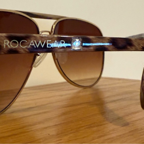 Rocawear Aviator Gold and Brown Sunglasses - Picture 6 of 7